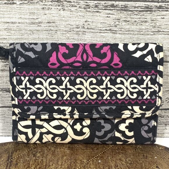 Vera Bradley Quiltet Design Snap Button Closure Wallet Women’s - Picture 2 of 9